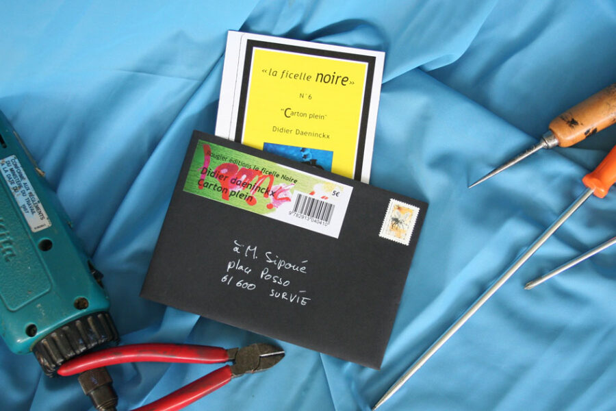 Livre et pochette Carton plein