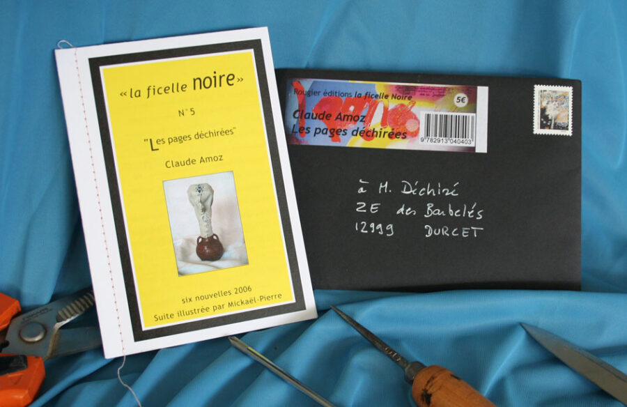 Livre et pochette Les Pages déchirées