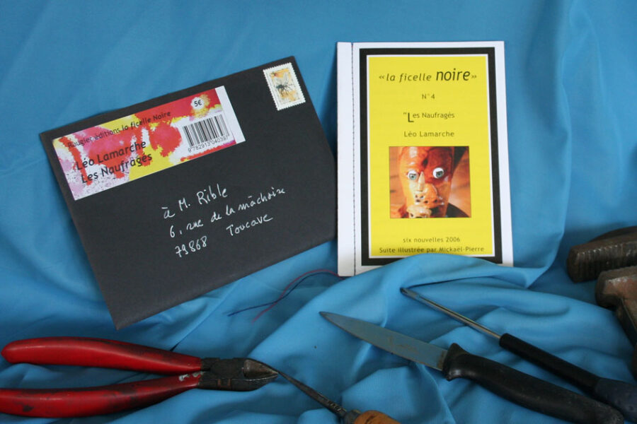 Livre et pochette Les Naufragés